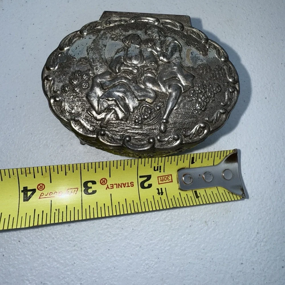 VTG Silver Plated Victorian Romance Trinket Box With Feet‎ Red Velvet Inside